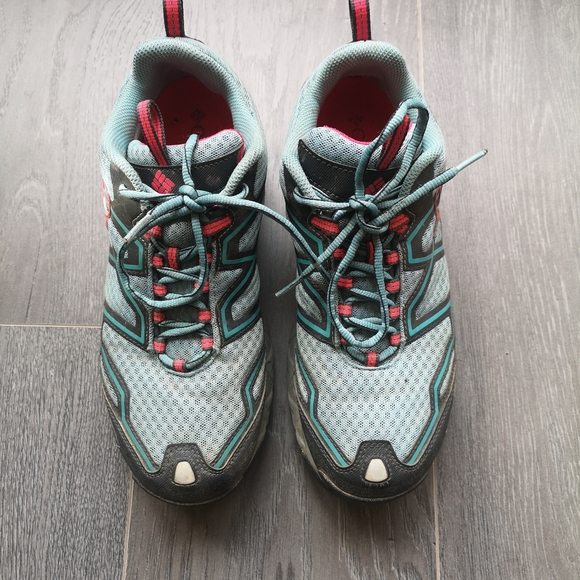 Columbia Techlite Hiking Shoes - Picture 2 of 8